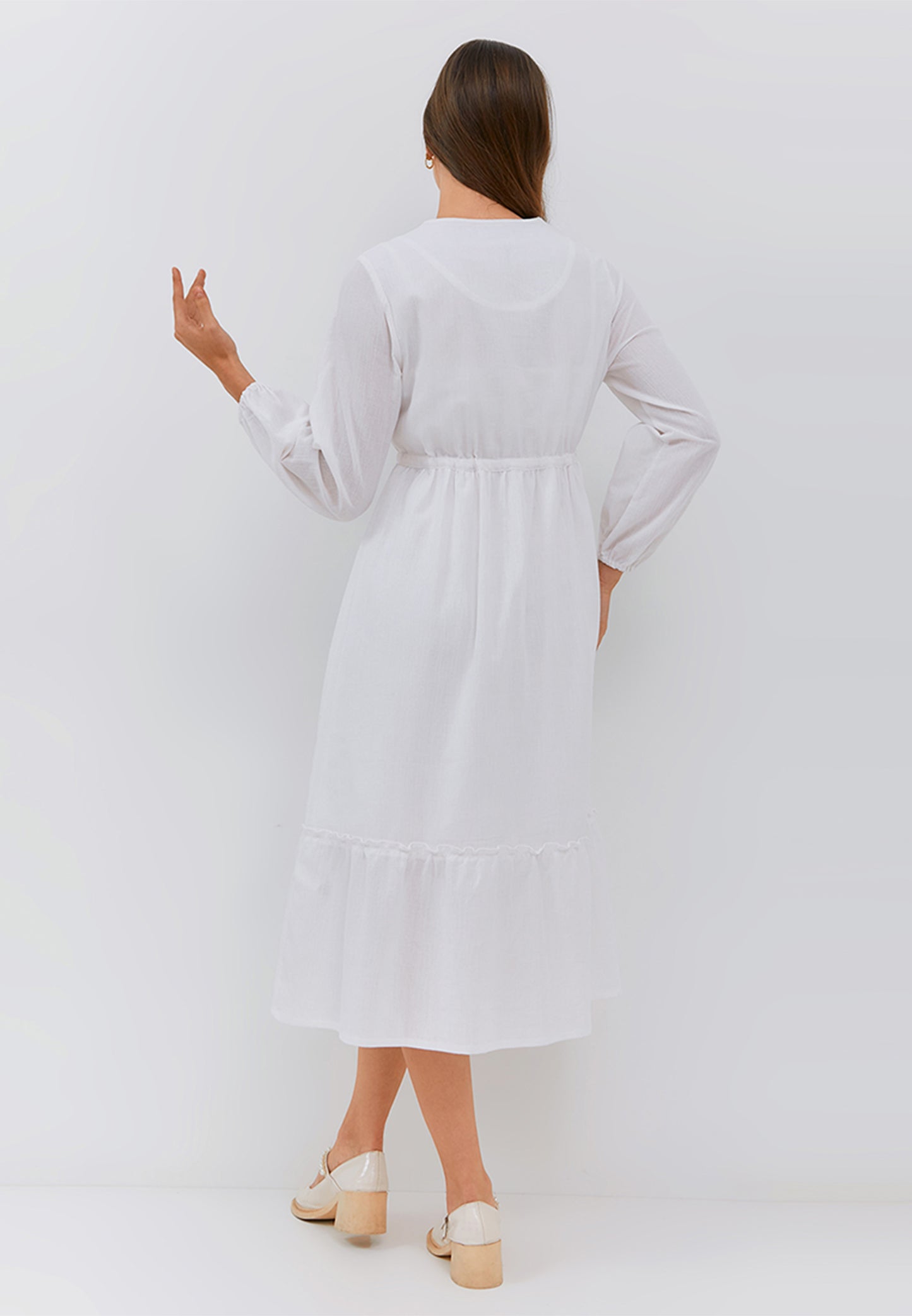 Osella Ladies Layered Maxi Dress With Loose Puff Sleeve In White Textured Fabric