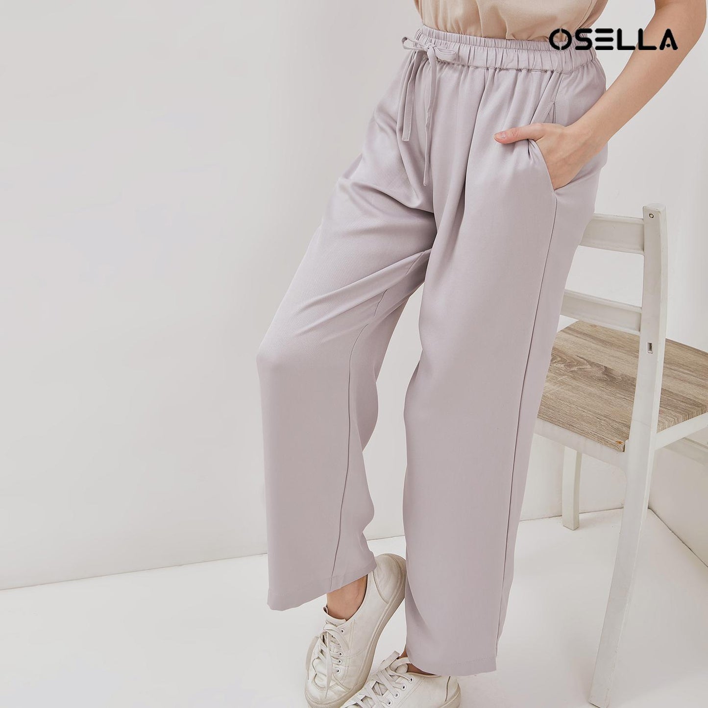 Osella Krissy Comfortable Straight Fit Trouser With Elastic Waistband 31825002 | Celana Panjang Wanita