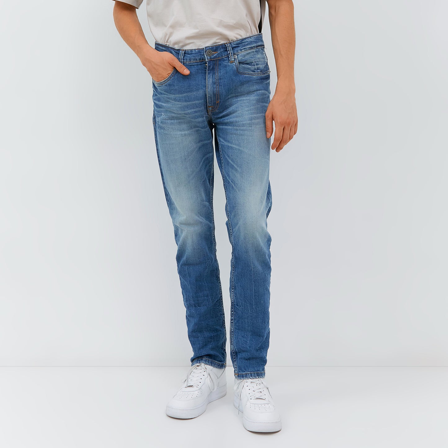 Osella Chris Slim Fit Jeans In Light Denim Wash
