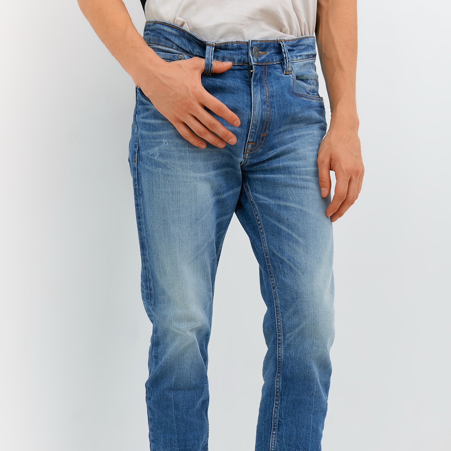 Osella Chris Slim Fit Jeans In Light Denim Wash