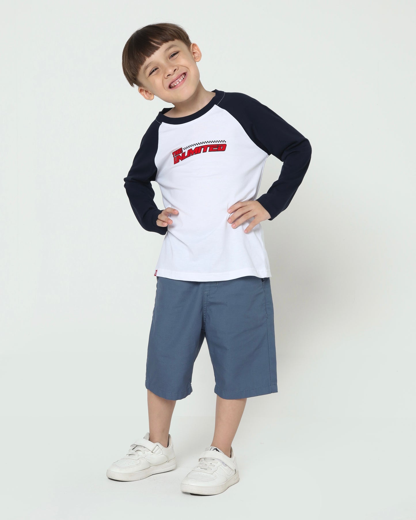 Osella Unlimited Raglan T-Shirt Contrast Long Sleeve In White And Navy
