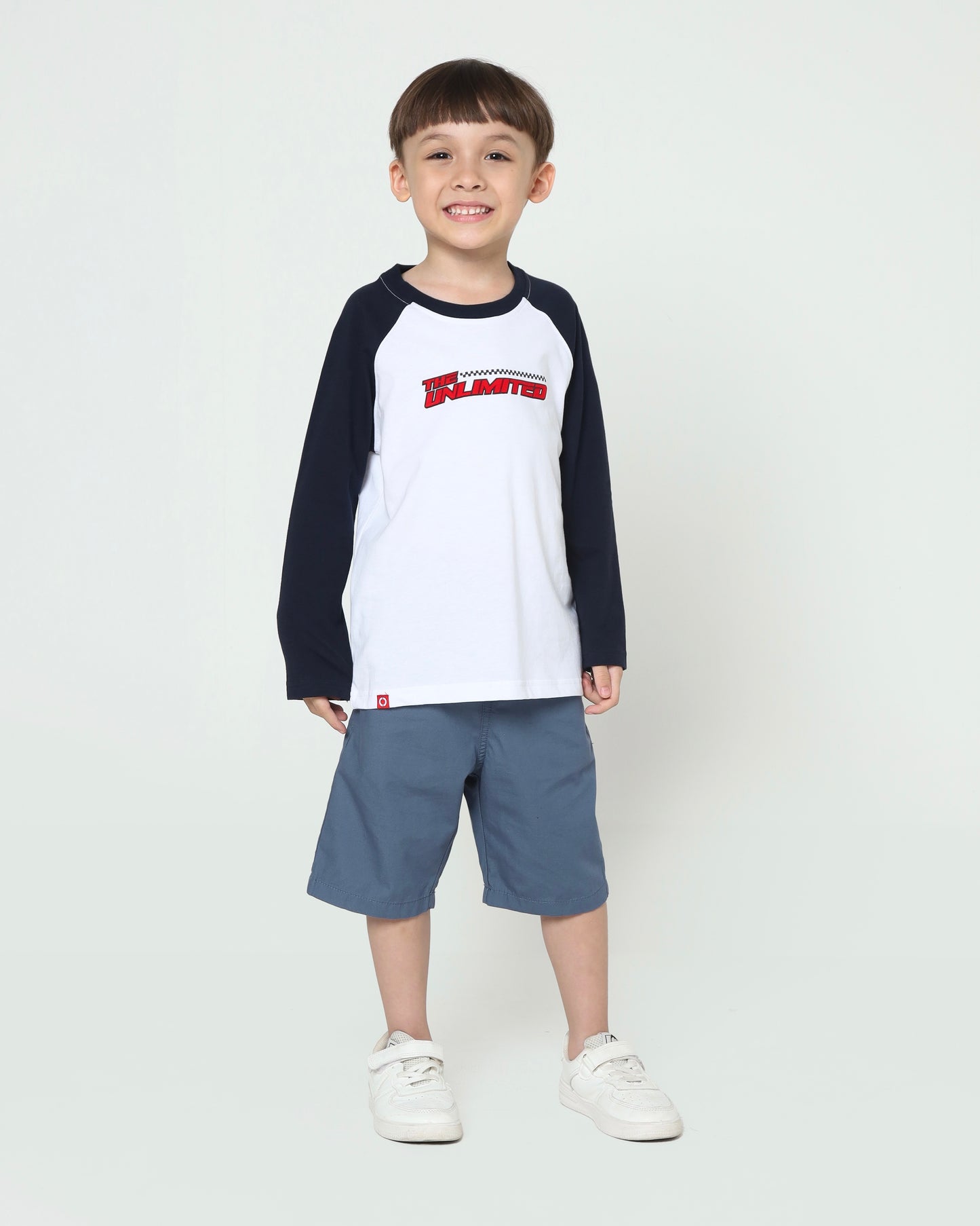 Osella Unlimited Raglan T-Shirt Contrast Long Sleeve In White And Navy