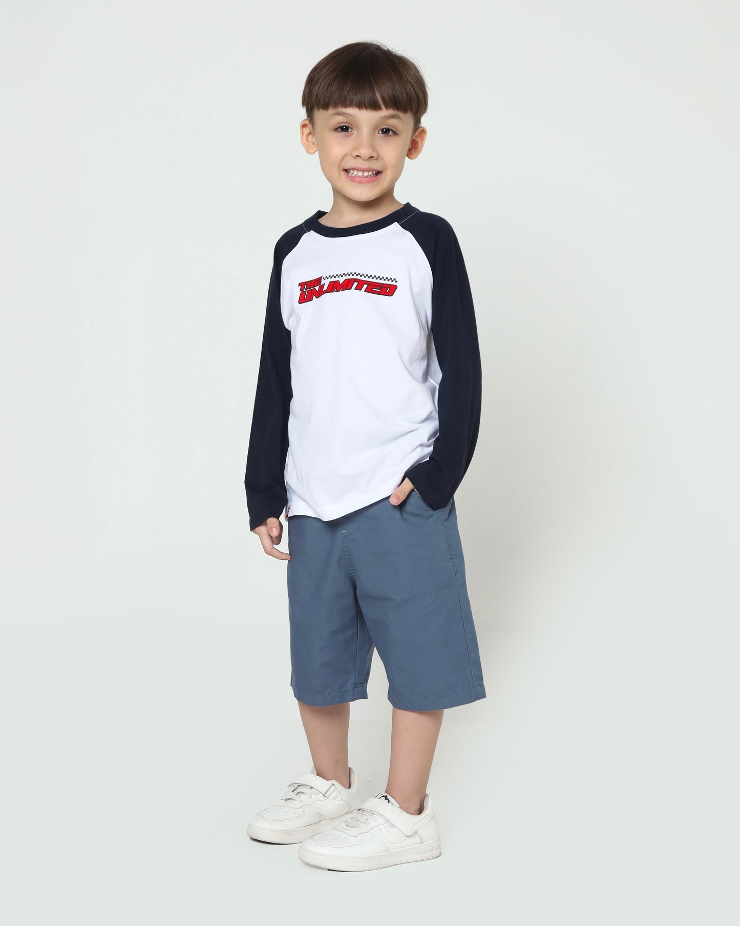 Osella Unlimited Raglan T-Shirt Contrast Long Sleeve In White And Navy