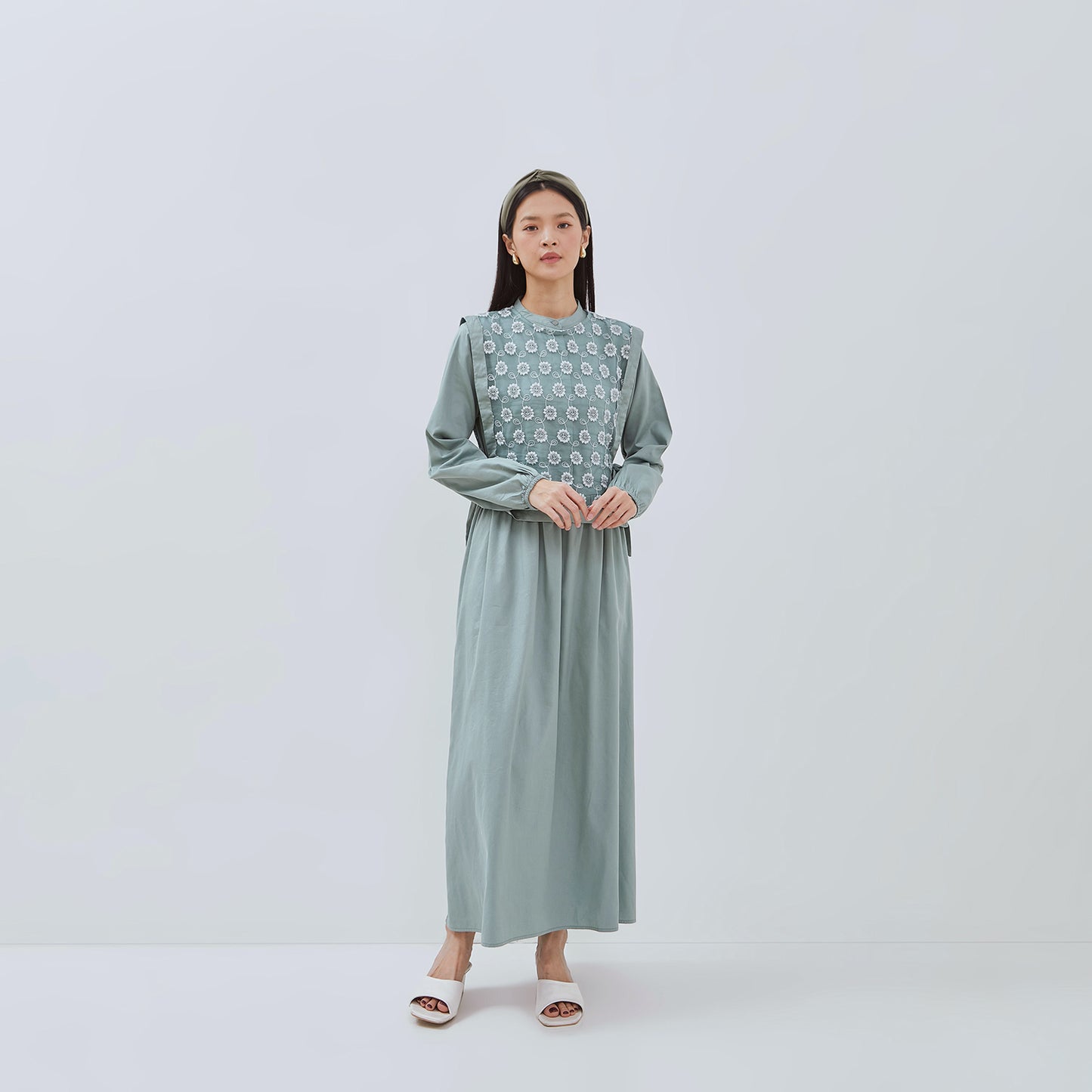 [NEW] OSELLA ADLYN MAXI DRESS WITH ADDITIONAL TULLE VEST IN SAGE GREEN 2157501219