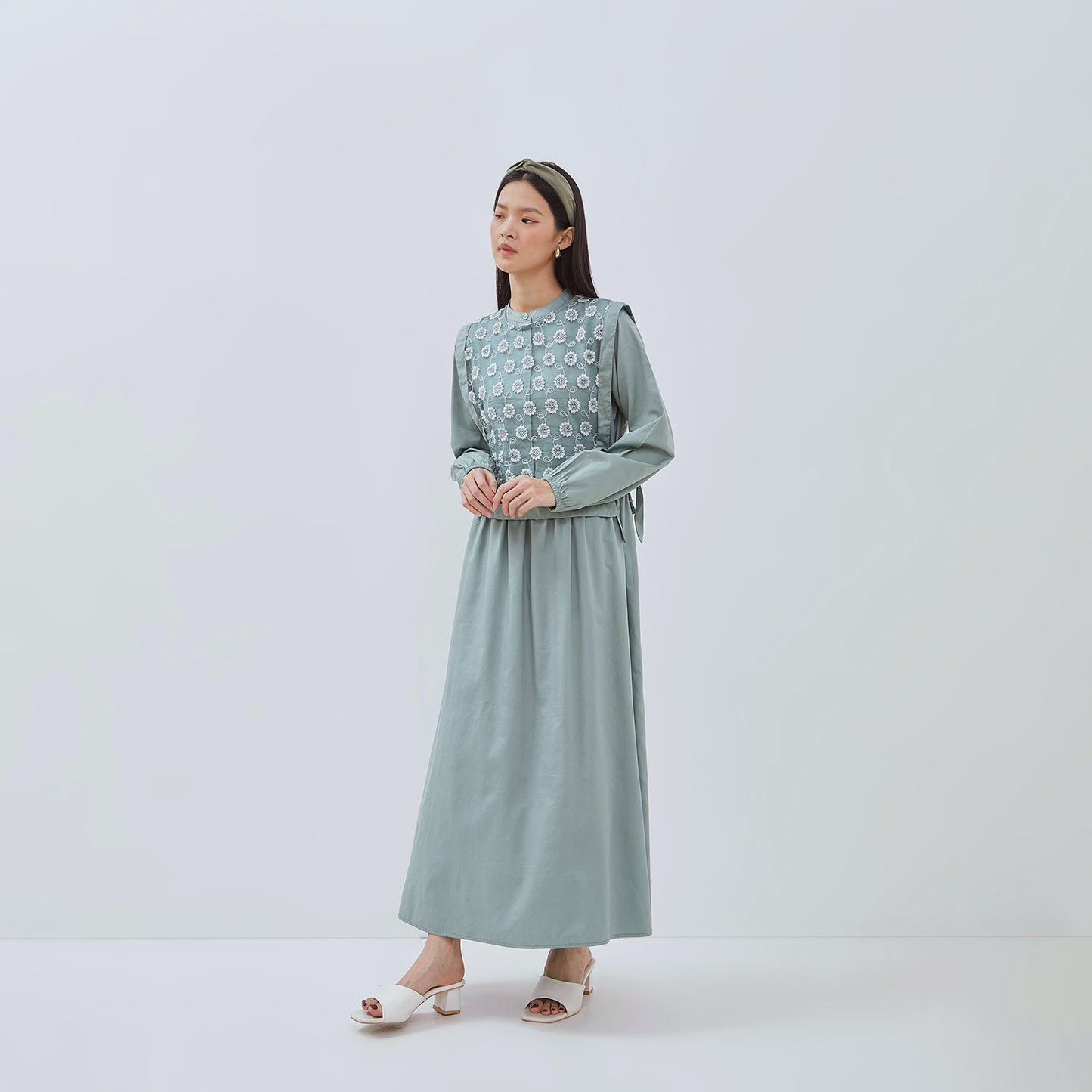 [NEW] OSELLA ADLYN MAXI DRESS WITH ADDITIONAL TULLE VEST IN SAGE GREEN 2157501219