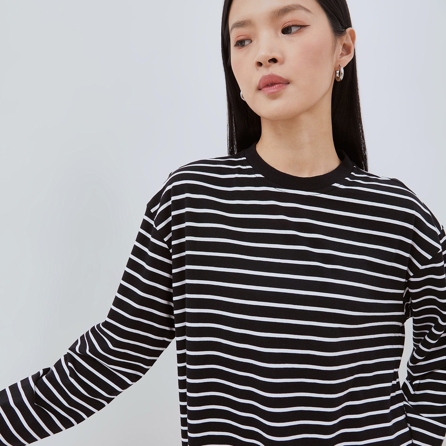 [NEW] OSELLA BLACK AND WHITE STRIPED LONG SLEEVE T-SHIRT 21775001