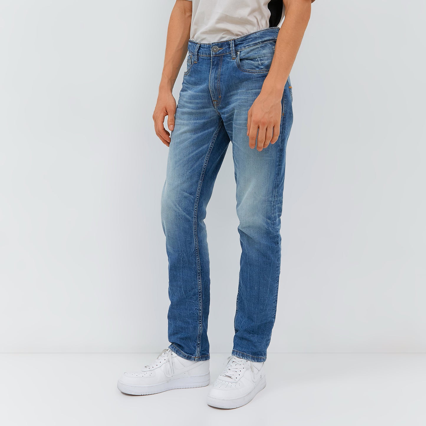 Osella Chris Slim Fit Jeans In Light Denim Wash