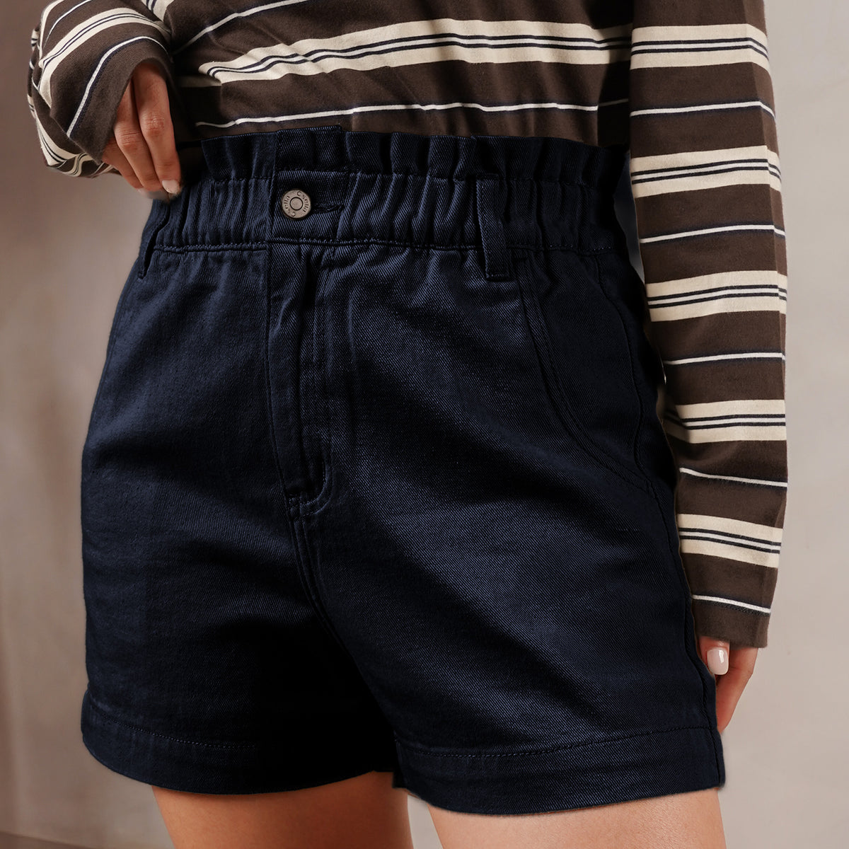 Osella Lindy High-waisted Shorts 218F6601 | Celana Pendek Wanita